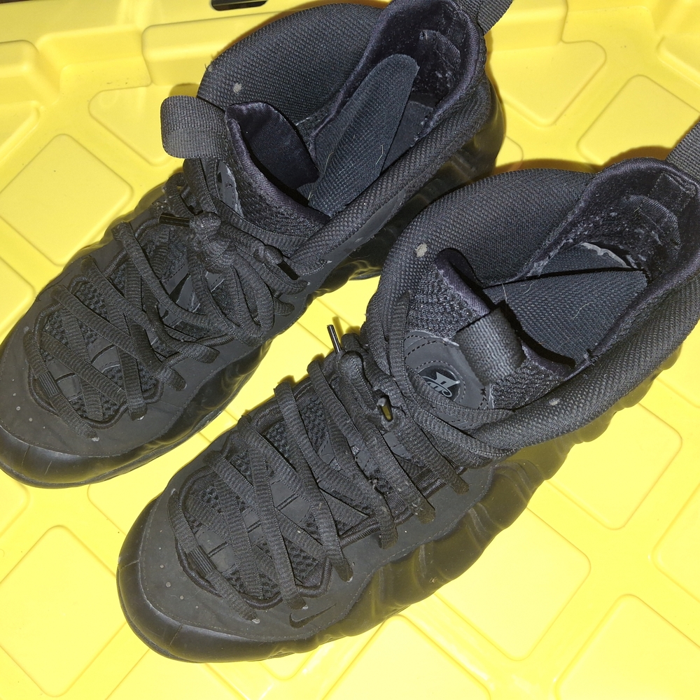 Black Men's Athletic Sneakers - Brand Not Visible